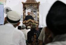 Tarwih Keliling di Kalaena, Budiman Paparkan Program Prioritas Pemkab Luwu Timur