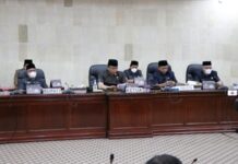 Bupati Lutim Hadiri Paripurna Pemandangan Umum Fraksi-fraksi DPRD