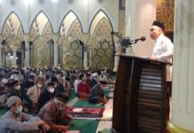 Budiman Serahkan Bantuan Sembako Untuk Warga Sekitaran Mesjid Raya Al-Ikhwan Sorowako