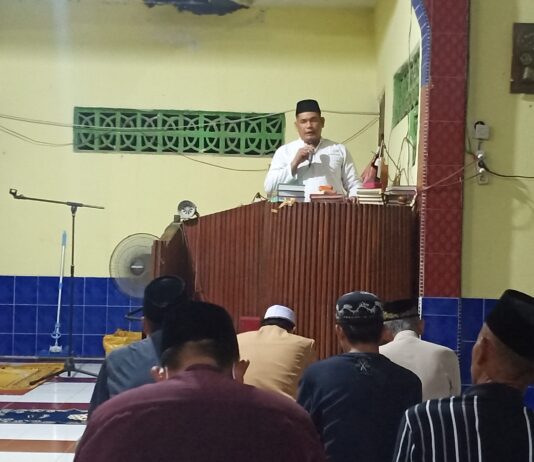 Safari Ramadan di Mesjid Miftahul Falah Rampoang, Ini Harapan Camat Malangke kepada Para Jamaah