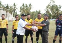 Ajang Silaturahmi, Turnamen Sepak Bola Rampoang Cup ke-XXIX Dibuka Anggota DPR-RI M.Devhy Bijak Pawindu