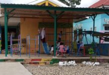 Tempat Bermain TK Makarti Tidak Kehujanan Lagi Berkat Bantuan PT. CLM