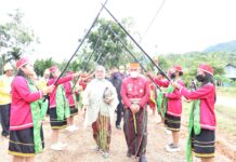 Bupati Luwu Timur Buka Musyawarah Masyarakat Adat To Karunsi’e
