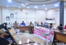 Soal Jalan Rusak di Burau, DPRD Luwu Timur Siap Kawal Aspirasi Masyarakat dan Mahasiswa