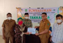 Hadiri Penyaluran BLT-DD, Camat Malangke : Jaga Kamtibmas dan Aktifkan Semangat Gotong Royong