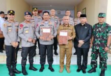 Bupati Lutim, Kapolda Sulsel dan Kapolres Lutim Tandatangani Naskah Hibah Tanah