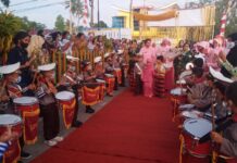 Kunker ke Polsek Mangkutana, Ketua Bhayangkari Daerah Sulsel Disambut Marching Band Polisi Cilik