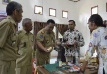 Kadis Dagkoprinum Buka Pelatihan IKM Sentra Anyaman Serat Alam Nuha