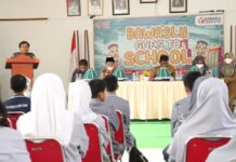 Bawaslu Luwu Timur Edukasi Pemilih Pemula Melalui Program Bawaslu Goes To School