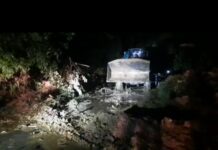 Lima Jam Tertutup Longsor, Jalan Trans Sulawesi Sudah Bisa Dilalui Kendaraan