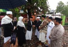 Usai Sholat Ied, Bupati Luwu Timur Serahkan Hewan Kurban