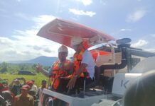 Bupati Luwu Timur Serahkan 2 Unit Combine dan 4 Hand Traktor dari PT. Vale
