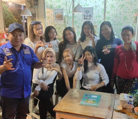 Gus Din Perkenalkan Grup Vokal Perempuan CGB dengan Single Berjudul ‘Tunggu’