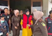 Korupsi Dana Stimulan ! Cabjari Wotu Tahan Bendahara UPKD Desa Teromu