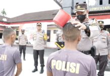 Sambut Lima Bintara Remaja Baru, Kapolres Luwu Utara Lakukan Prosesi Siraman dan Sampaikan Pesan Ini