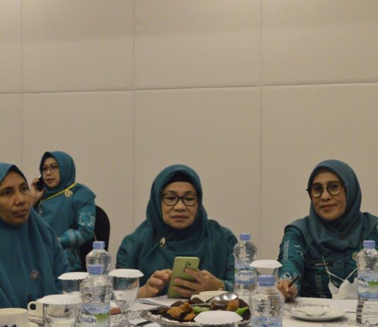 Sufriaty Ikut Evaluasi Semesteran dan Penyusunan Strategi Gerakan PKK Sulsel