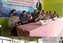 Bersama Andi Akmal Pasluddin, BKIPM Makassar Bagikan 900 Paket Ikan Sehat di Bone