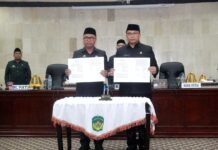 Bupati Budiman Tandatangani Persetujuan Bersama Dengan DPRD Terhadap Ranperda PLP2B