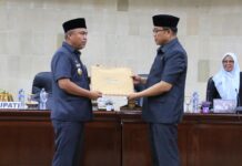 Bupati Serahkan Ranperda Perubahan APBD 2022 Ke DPRD Lutim