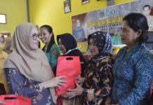 Sufriaty Minta Kader Posyandu Agar Melakukan Pengukuran Balita Dengan Benar