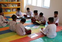 Murid SDIT At-Taufiq Wawondula Kunjungi Perpustakaan Daerah