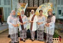 Ketua TP PKK Lutim Ikut Parade Kebaya bersama Ibu Negara di Solo Pada Peringatan Hari Batik Nasional