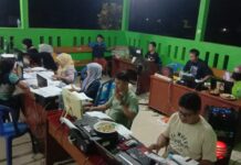 Disdukcapil Lutim Gelar Pelayanan Langsung Adminduk Sistem Jemput Bola di Desa Taripa