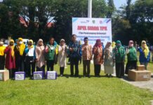 RS Hikmah Sejahtera Sukamaju Beri Bantuan Lima Kelompok PEKKA dan Warga Kurang Mampu