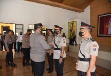 Polres Morut Gelar Sertijab, Ketua DPW MIO Indonesia Sulteng Anugerahkan Piagam Penghargaan Kasat Intelkam
