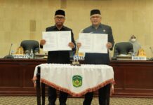 Bupati Luwu Timur Sampaikan Pendapat Akhir Atas Ranperda Retribusi PBG