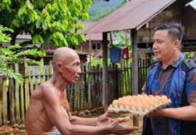 Wujud Empati pada Penderita Tuna Netra dan Janda Tua, Tim Gerakan Sedekah Bagikan Paket Sembako