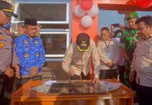 Bupati Morut Menandatangani Prasasti Pefungsian Rumah Sakit Pratama Baturube