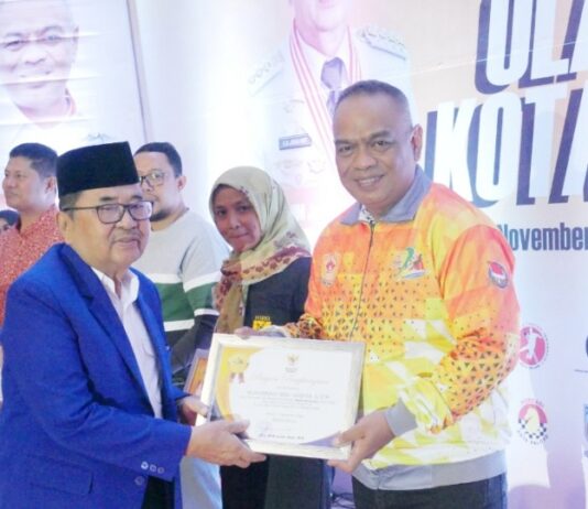 Walikota Palopo Berikan Bonus ke Atlet Peraih Medali pada Porprov XVll Sulsel