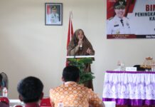 Asisten Pemerintahan dan Kesra Buka Bimtek Peningkatan Kapasitas Anggota BPD se-Lutim