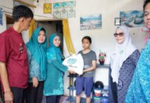 TP PKK dan DWP Salurkan Bantuan Sembako Bagi Warga Kurang Mampu di Wasuponda