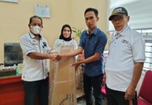 Kadis Dikbud Lutim Serahkan Bantuan Alat Kesenian Untuk Sanggar Seni di Lima Kecamatan