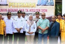Dibangun dari Dana Hibah Dinas Pendidikan, Bupati Luwu Utara Resmikan Dua RKB TK Kristen Sion di Seko
