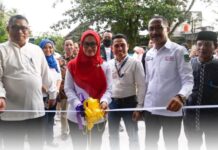 Didampingi Ketua DPRD, Bupati Luwu Utara Resmikan Klinik Kemasan Produk untuk Pelaku Usaha