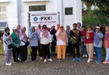 Dukung Program “Peduli Ki, Saya Jaga Ki”, TP PKK dan DWP Lutim Jalan Kaki ke Sekretariat PKK