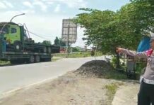 Truck Kerap Parkir di Bahu Jalan Trans Sulawesi, Kasat Lantas Polres Luwu Timur Beri Teguran Pemilik Bengkel