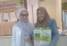 Usai Serahkan Bantuan, Bupati Luwu Utara Juga Perkenalkan Pisang Ijo Buatan Rhany dari Sukamaju