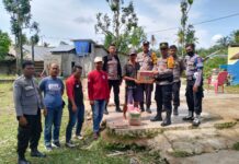 Peduli, Kapolsek Baebunta Berikan Bantuan Kepada Warganya yang Tertimpa Musibah