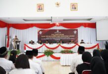 Bupati Budiman Hadiri Pelantikan Anggota PPS se-Lutim Untuk Pemilu 2024