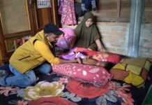 Komunitas Jasrum Salurkan Bantuan Kepada Anak Idap Tumor dan Buta di Desa Pincara
