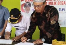 Sertijab Dan Penyerahan Aset Desa, Kades Selli Terharu Atas Kinerja H. Saharuddin Selama 18 Tahun