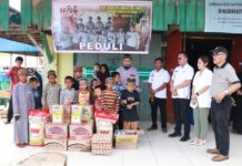 Bupati Morut Bersama FKJ Serahkan Bantuan Sosial ke Panti Asuhan Raudatul Fitrah
