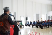 Bupati Ingatkan Pentingnya Disiplin Menjalankan Tugas Saat Serahkan SK PNS Formasi Tahun 2021