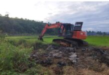 PT. CLM Bantu Masyarakat Desa Pongkeru Buat Jalan Tani dan Saluran Irigasi