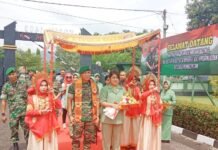 Pangdam XIV Hasanuddin Lakukan Kunjungan Kerja, Berikan Bantuan Sosial Kepada Anak Yatim Piatu Dan Puluhan Tukang Becak