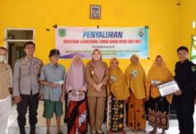 Hadiri Penyaluran BLT-DD Di Desa Sumber Wangi, Ini Harapan Camat Mappedeceng kepada Penerima